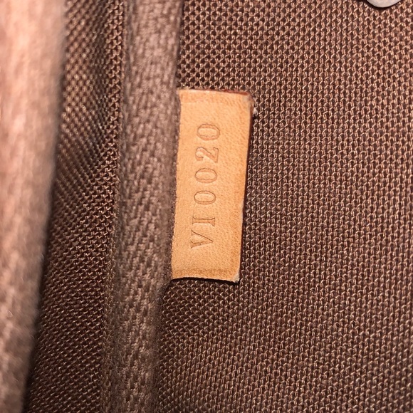 Louis Vuitton Monogramed Clutch - Picture 7 of 7